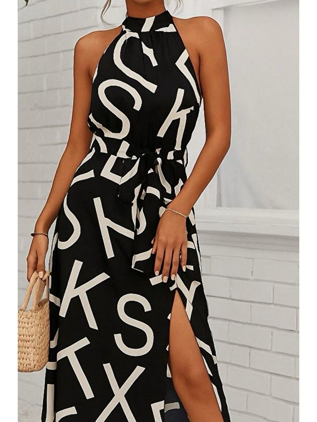 Pembe Kadın Omuzlardan Açık Halter Yakalı Yırtmaçlı çiçek Desenli Süprem Elbise-1