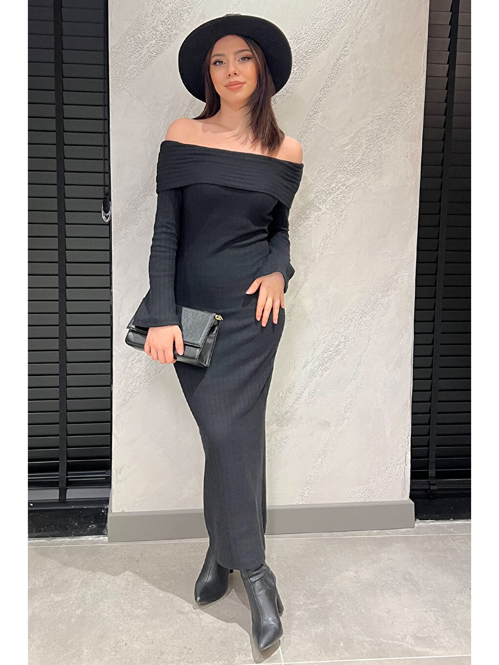 Siyah Madonna Yaka Kadın Uzun Elbise-1