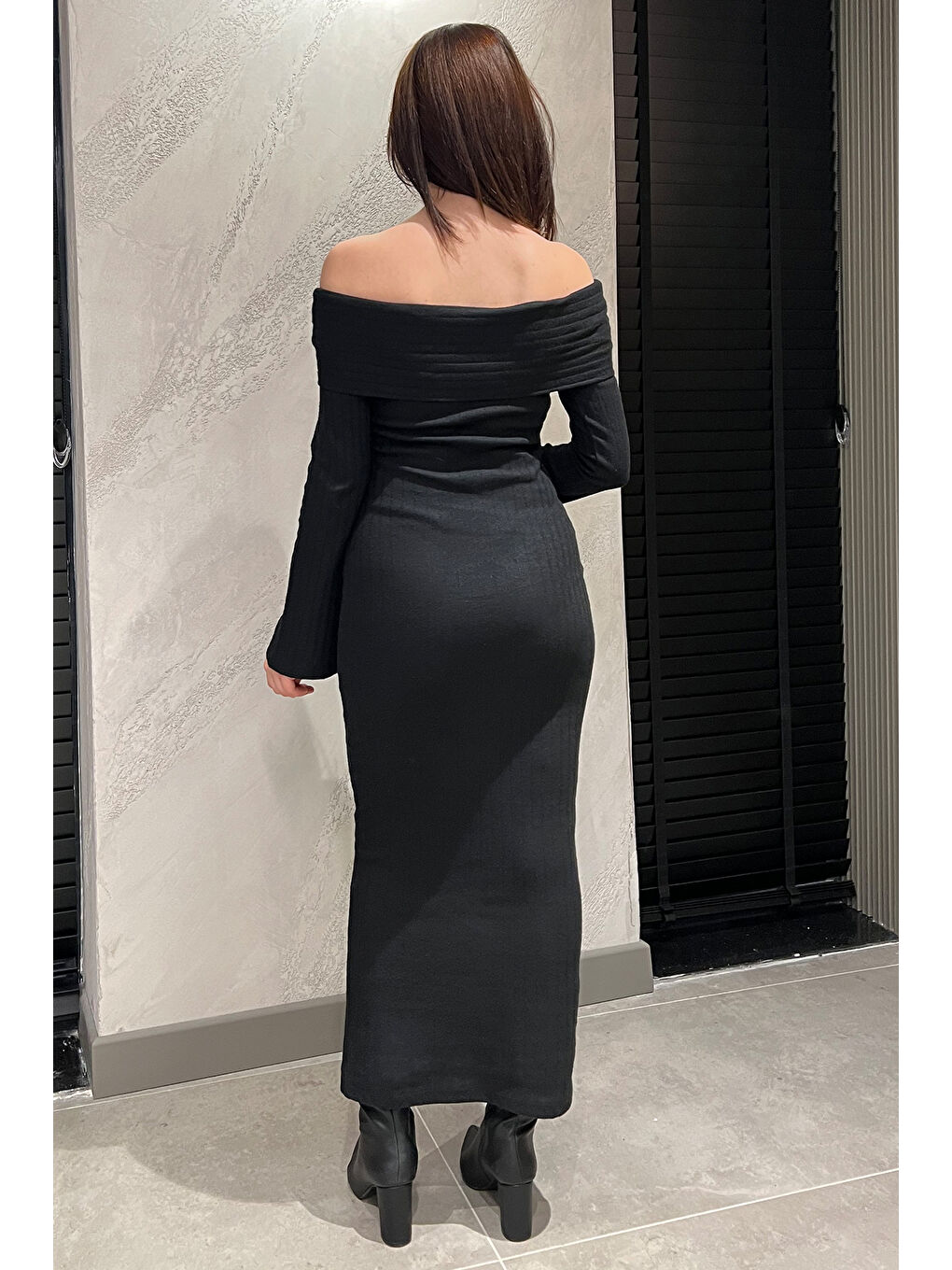 Siyah Madonna Yaka Kadın Uzun Elbise-3