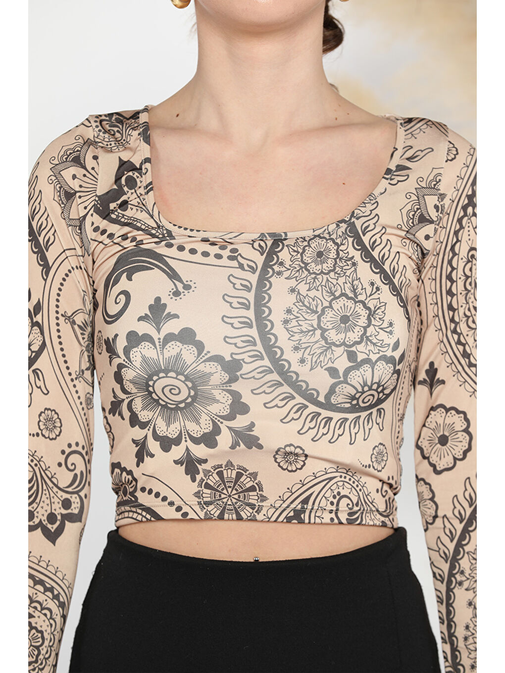 Gülseli Bej Desenli Kare Yaka Kadın Croptop Bluz - 3