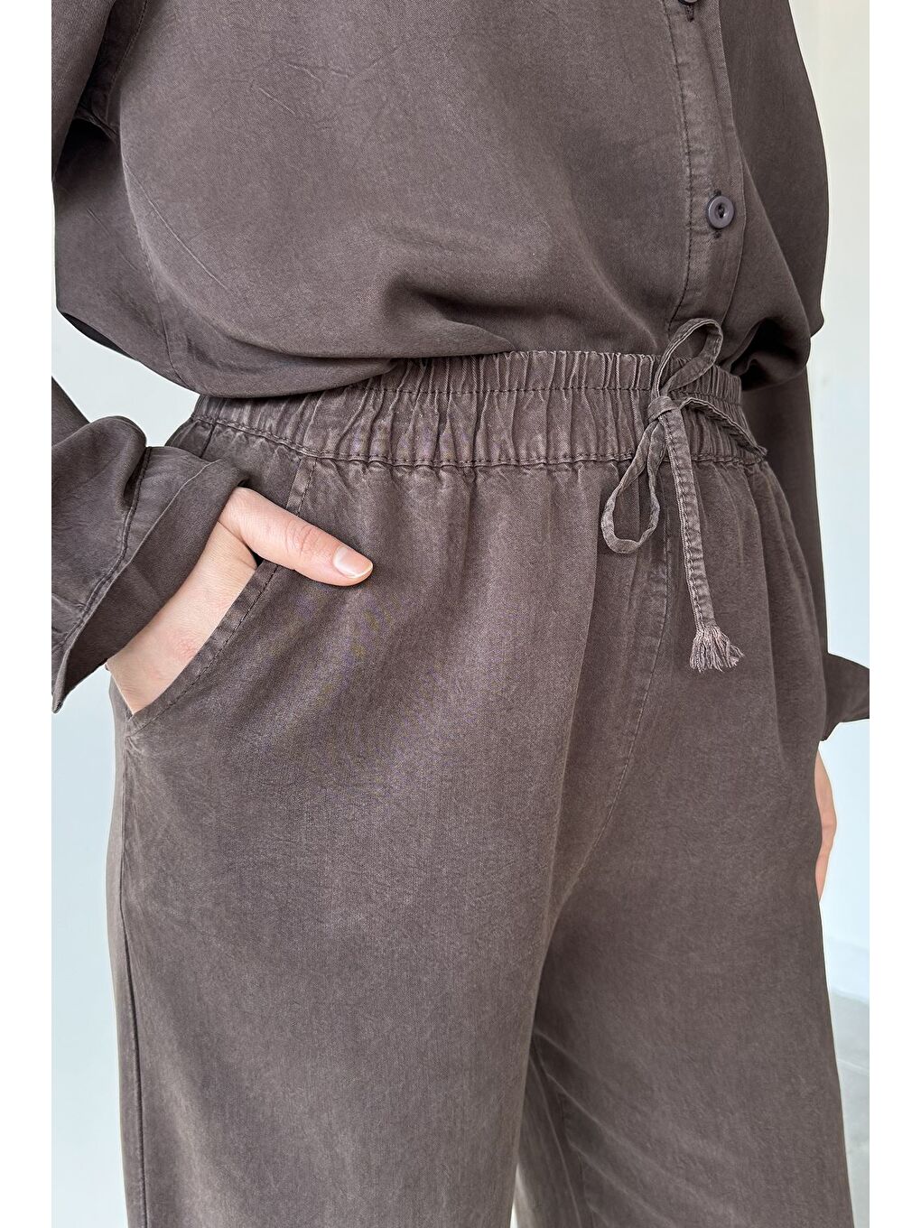 Kahverengi Bel Lastikli Kumaş Tesettür Pantolon-3