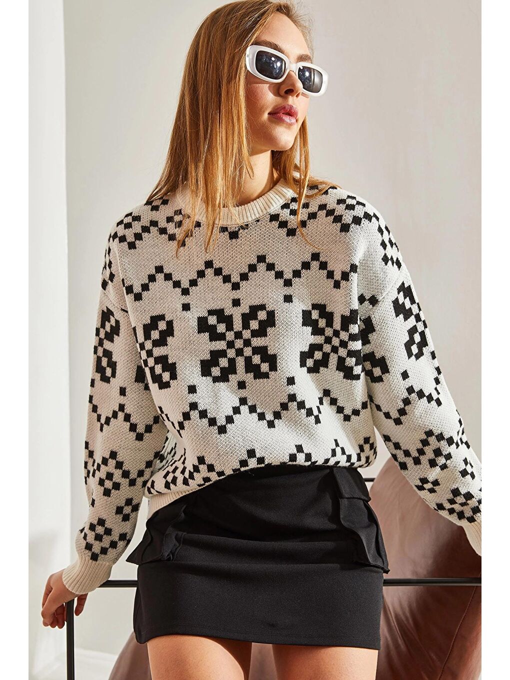 Beyaz Kadın Desenli Triko Kazak