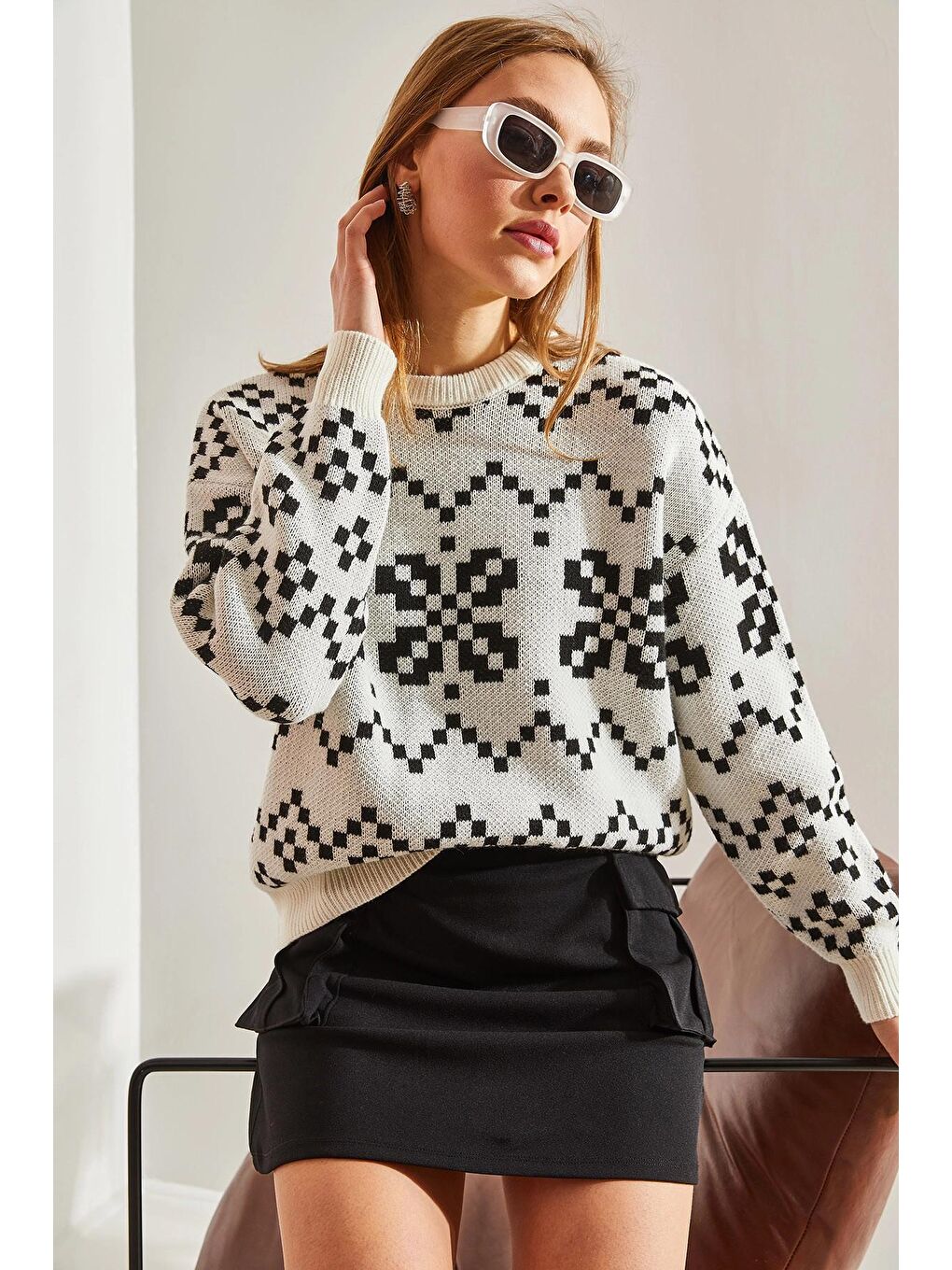 Beyaz Kadın Desenli Triko Kazak-1