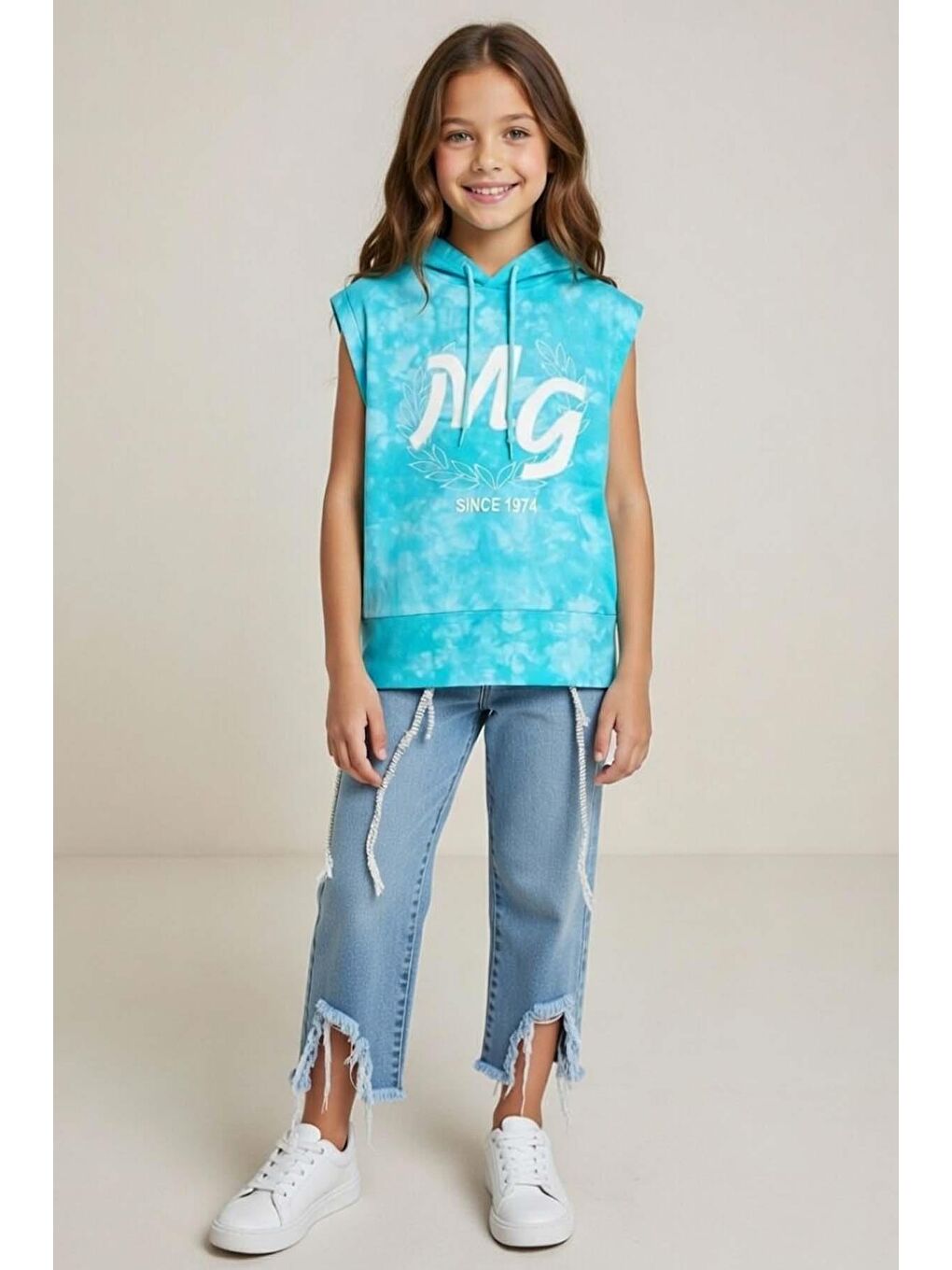 Kız Çocuk üzeri MG Yazı ve Yaprak Detaylı Kapüşonlu Kolsuz Turkuaz Sweatshirt