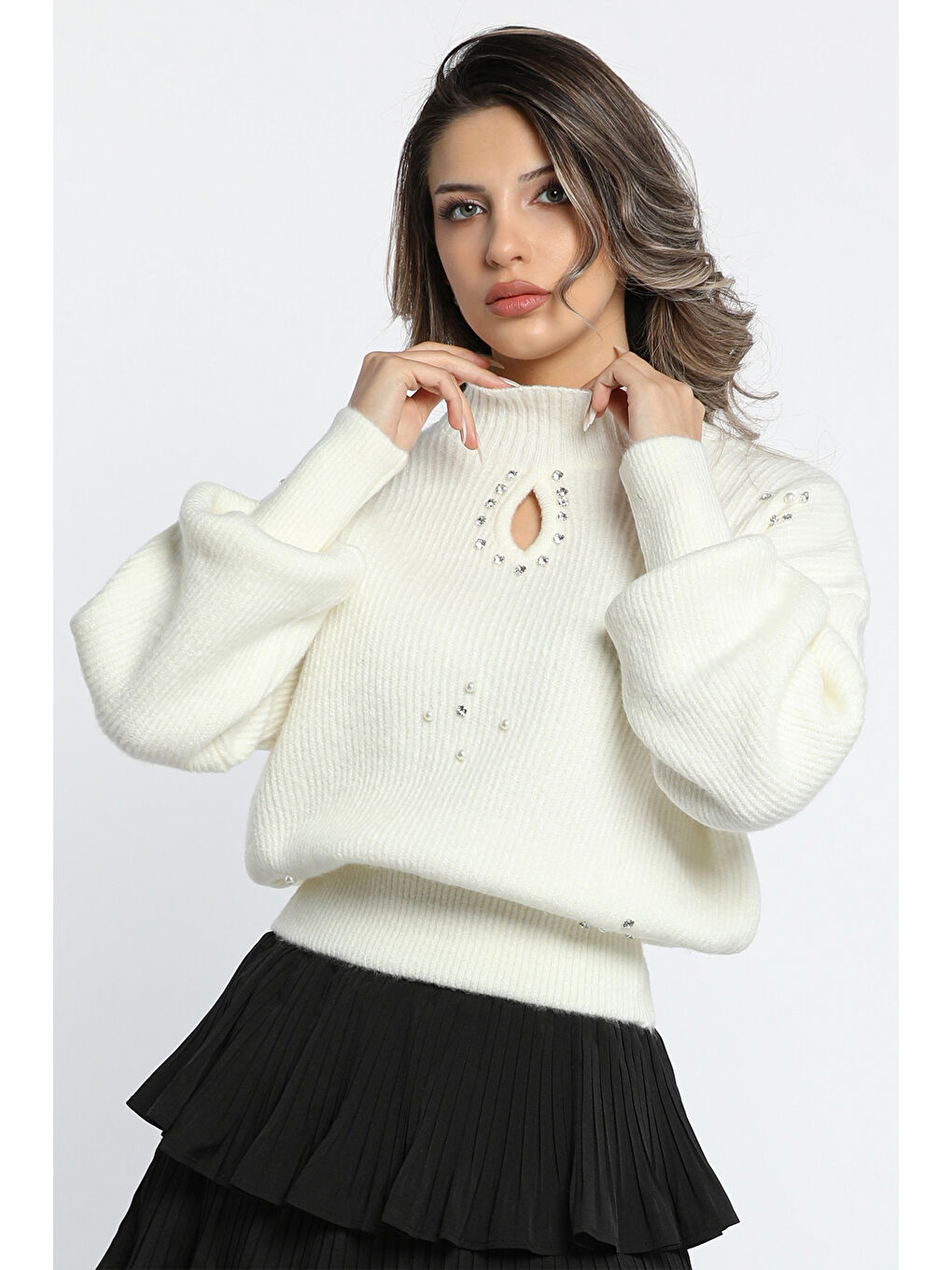 Ekru Kadın Ön Pencereli Taş Detaylı Bel Ve Kol Lastikli Triko Bluz-6