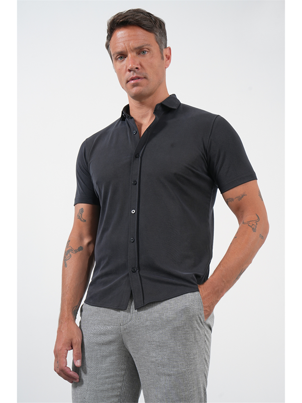 Siyah İtalyan Yaka Kısa Kol Cepsiz Slim Fit Esnek Gömlek 1004260159-2