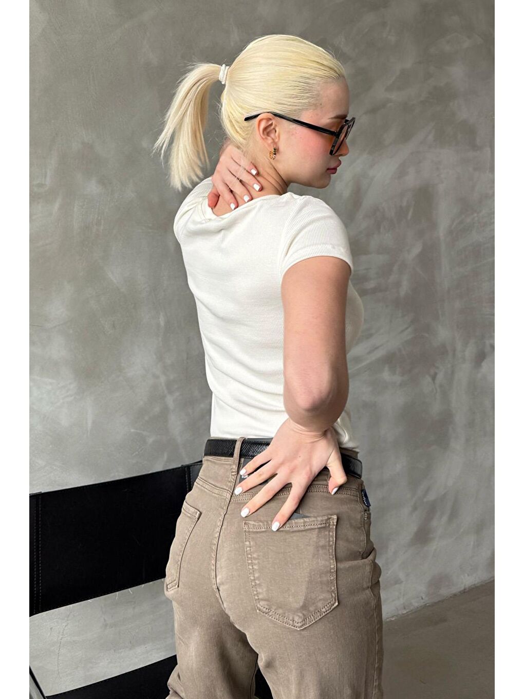 Beyaz Geniş Yaka Fittili Basic Kadın T-Shirt Mg2293-4