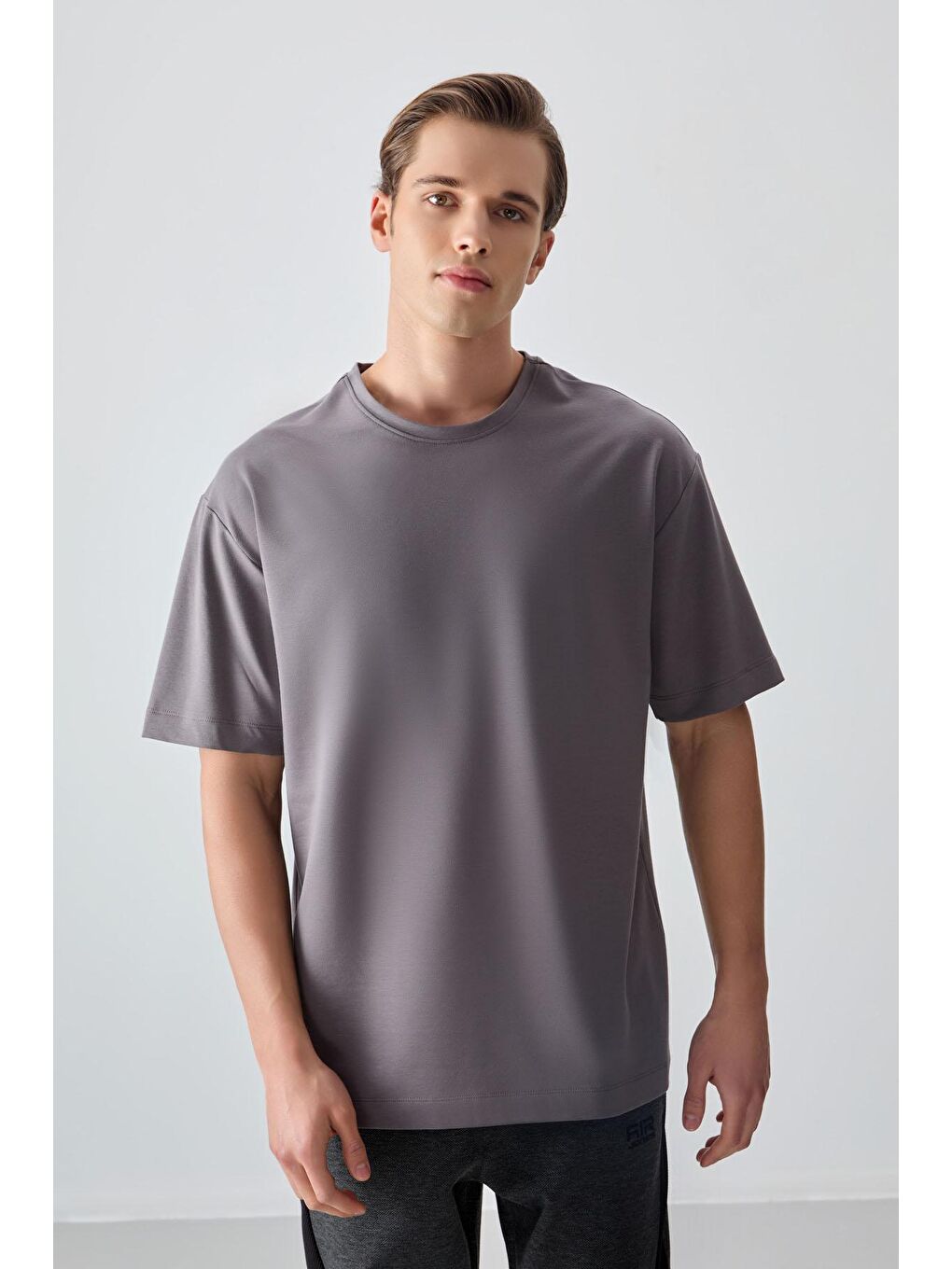 AIR JONES Koyu Gri Pamuklu Kalın Yumuşak Dokulu Oversize Fit Basic Erkek T- Shirt - 88377