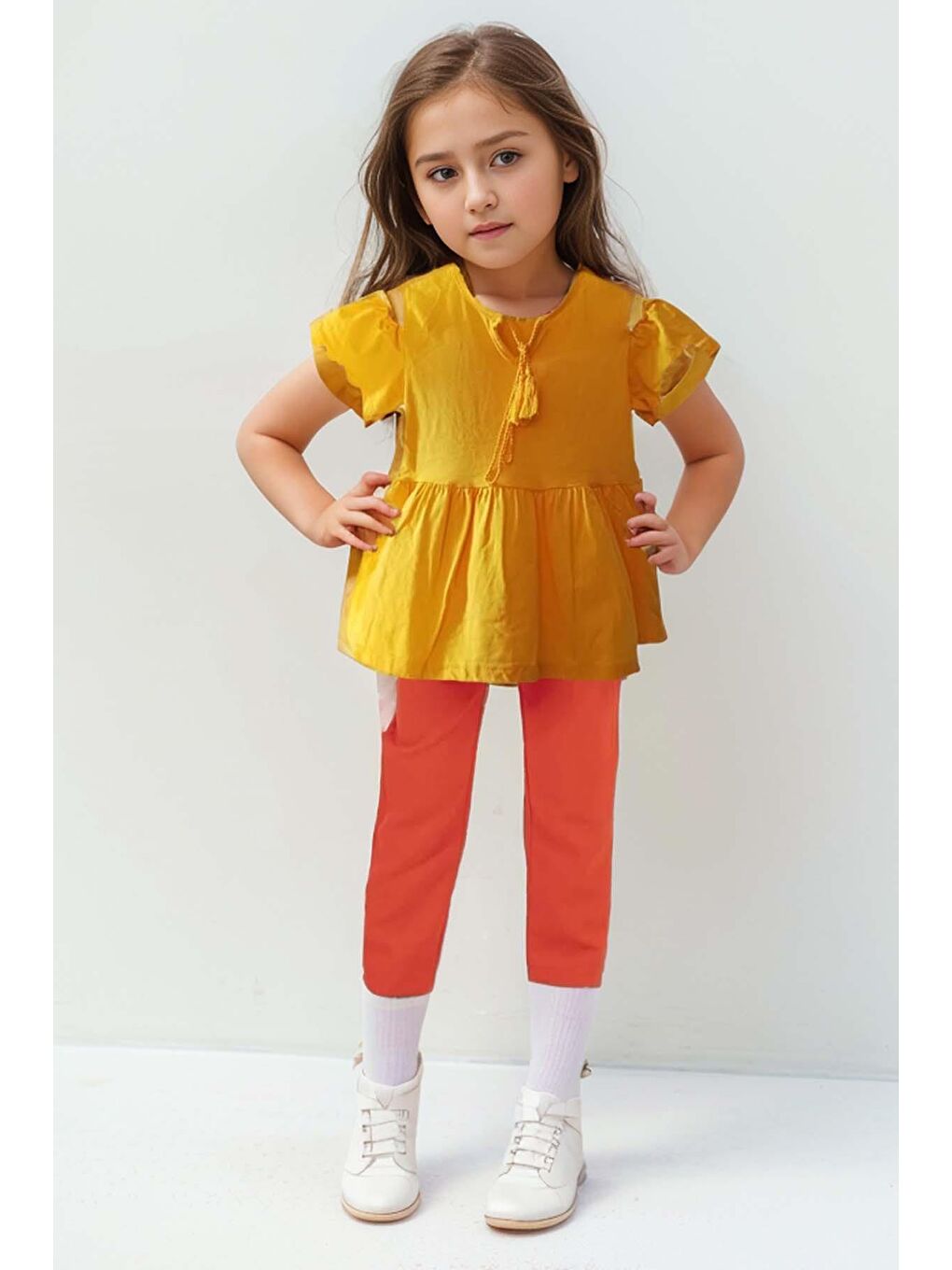 Kız Çocuk Omuzları Yırtmaç Yakası İp Detaylı Eteği Pliseli Sarı Bluz-2