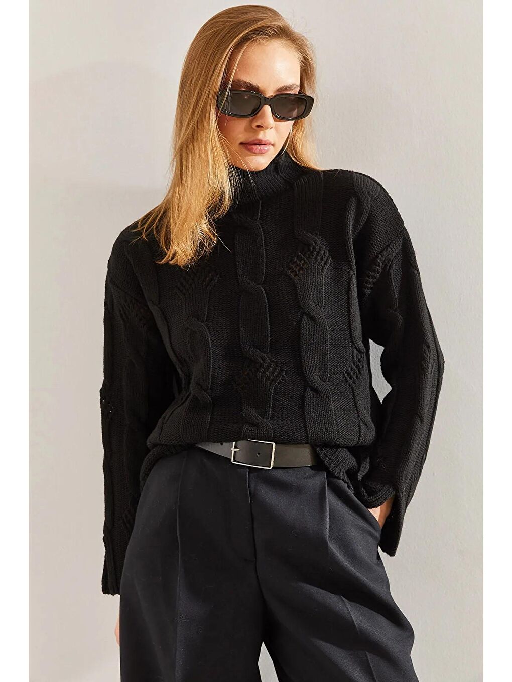 Siyah Kadın Yarım Balıkçı Yaka Saç Örgü Desenli Triko Kazak-2