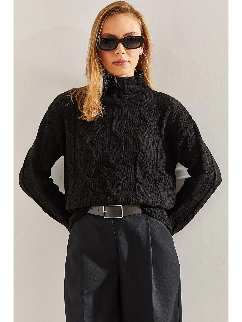 Siyah Kadın Yarım Balıkçı Yaka Saç Örgü Desenli Triko Kazak-3