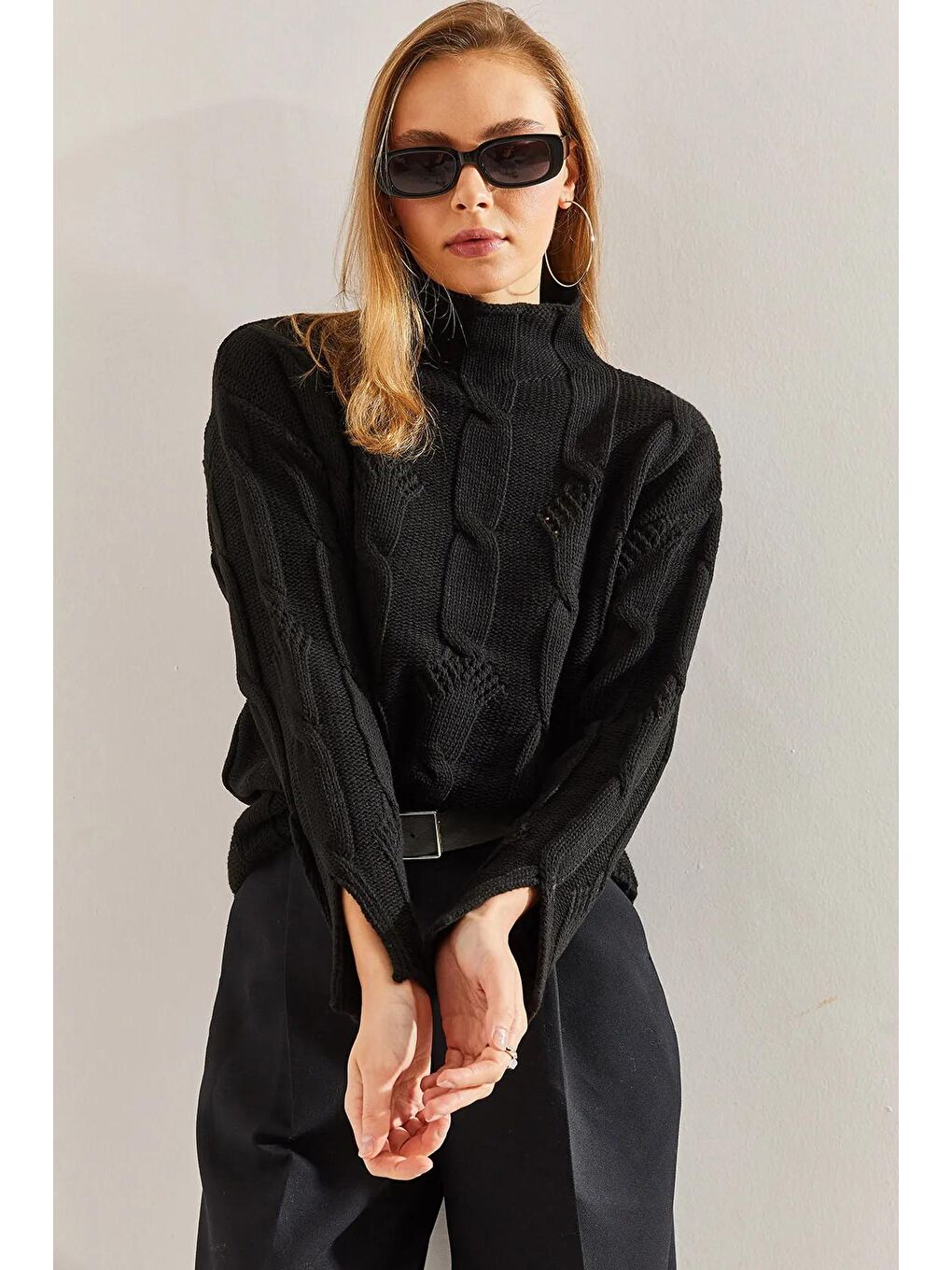 Siyah Kadın Yarım Balıkçı Yaka Saç Örgü Desenli Triko Kazak-4