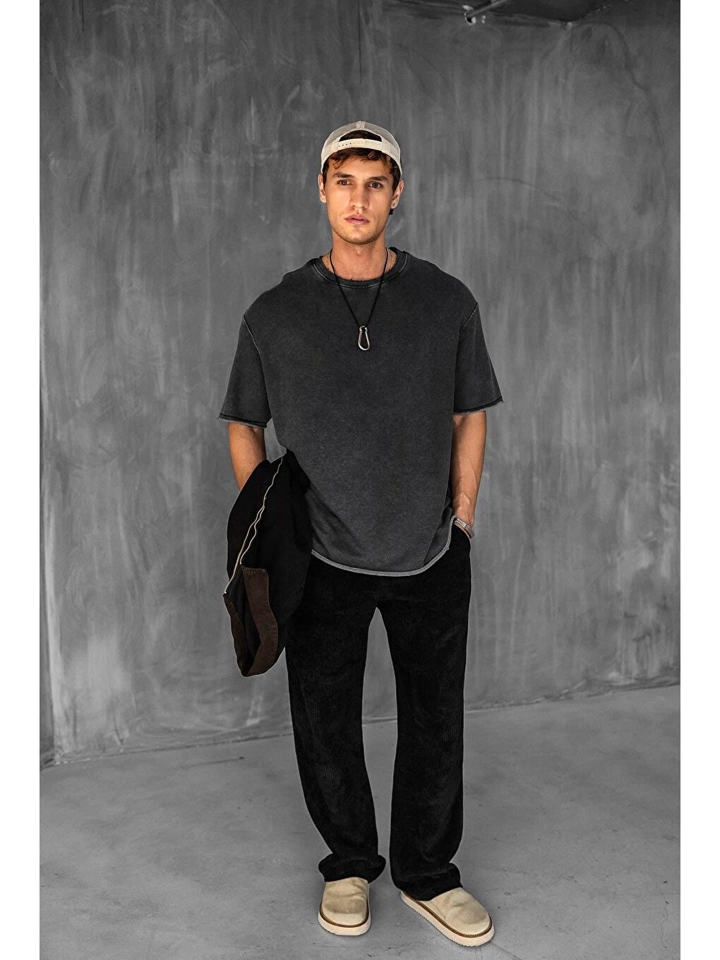 Erkek Oversize Rahat Kesim Yıkamalı Tişört Siyah-3