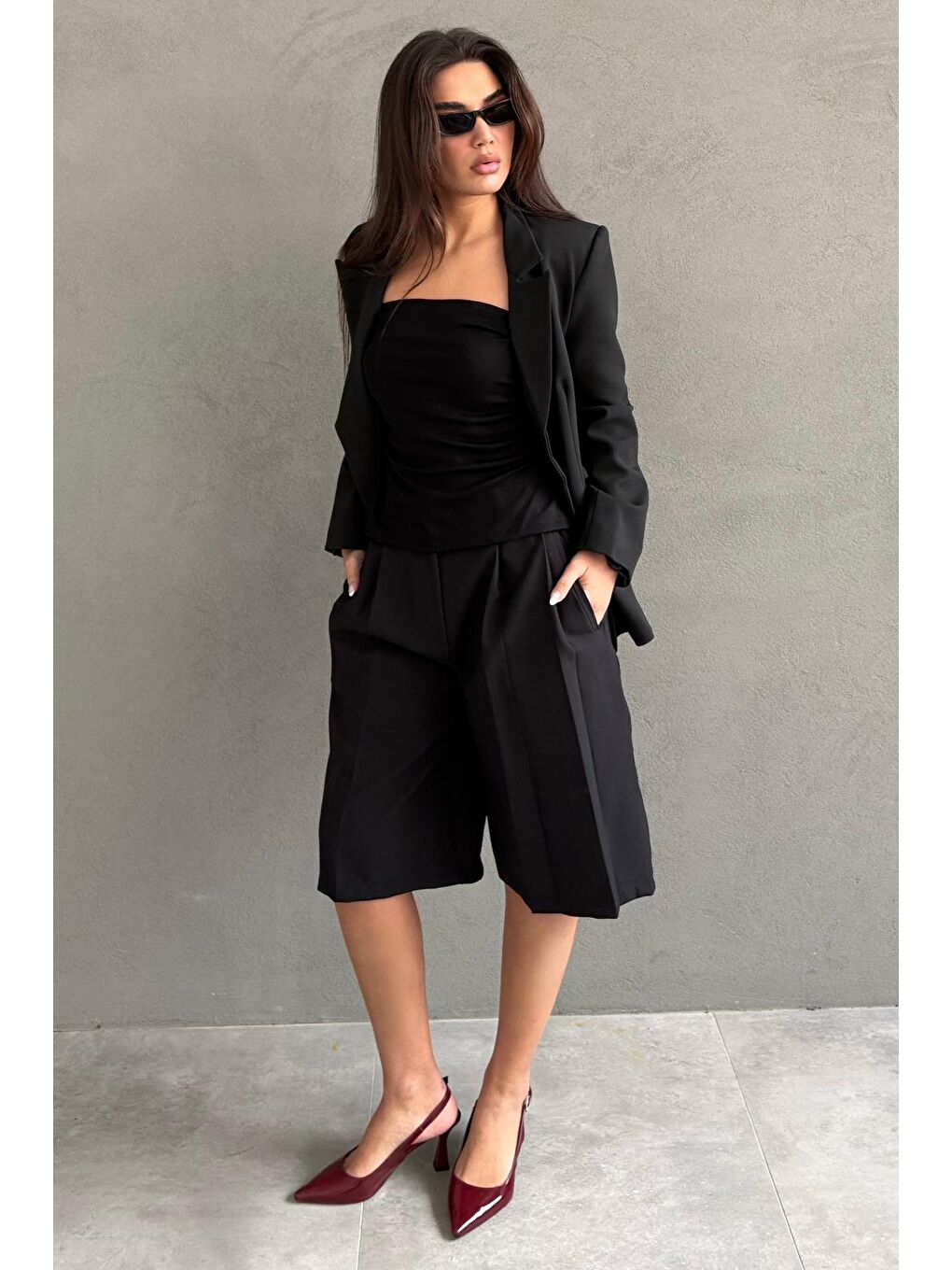 Siyah Pileli Cepli Kadın Bermuda Mg2620-1