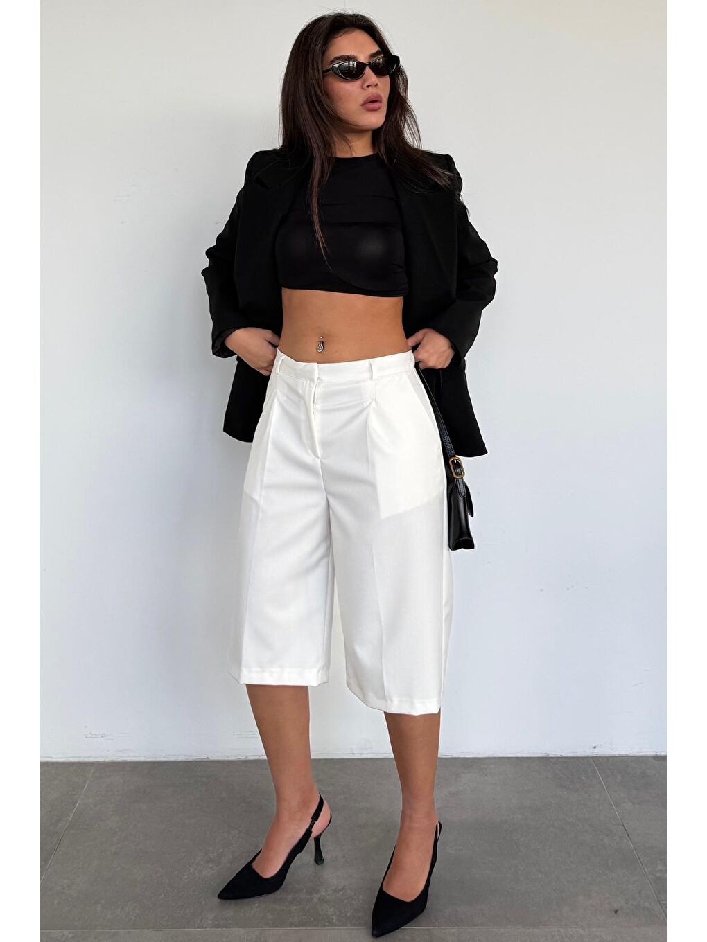 Beyaz %100 Pamuklu Cepli Kumaş Bermuda Şort Mg2640-4