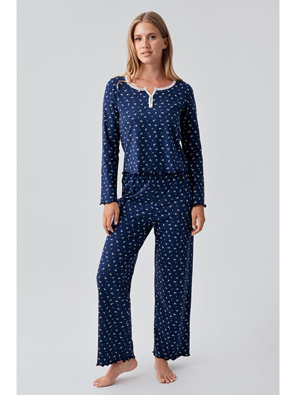 Lacivert Uzun Kollu Desenli Düğmeli Esnek Pamuklu Pijama Takım 18202