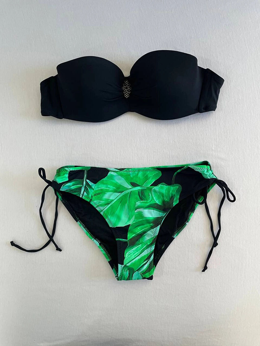 Kadın Siyah Toka Detaylı Yeşil Desen Bikini Takım HZL25S-LC3352-3