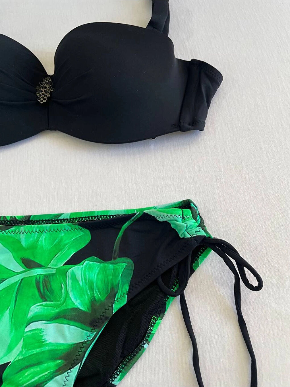 Kadın Siyah Toka Detaylı Yeşil Desen Bikini Takım HZL25S-LC3352-4