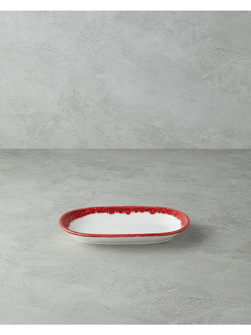 Larry Porselen Kayık Tabak 24 cm Kırmızı