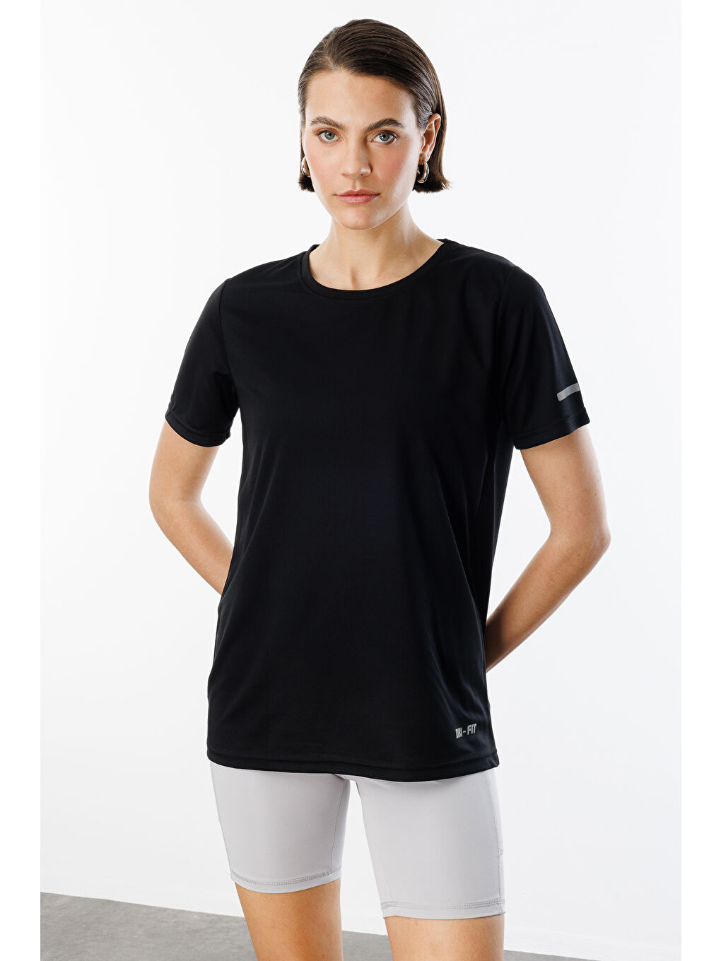 Siyah Kadın Nem Emici Hızlı Kuruma Atletik Teknik Performans Spor T-shirt DRIFIT-KISAKOL