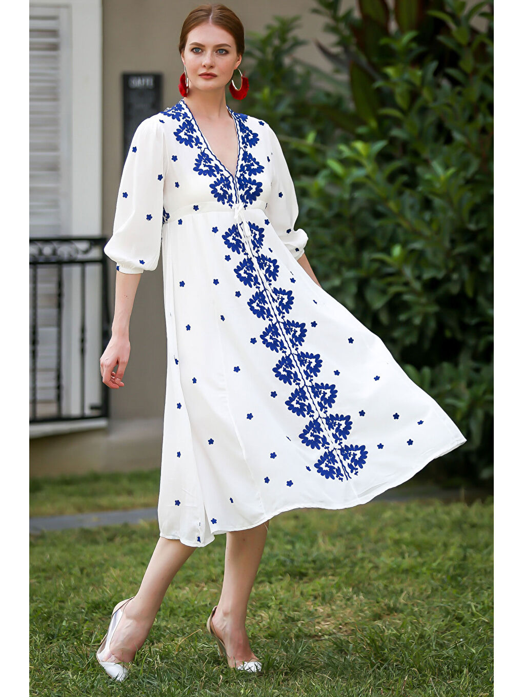 Beyaz Bohem Nakışlı Dokuma Elbise