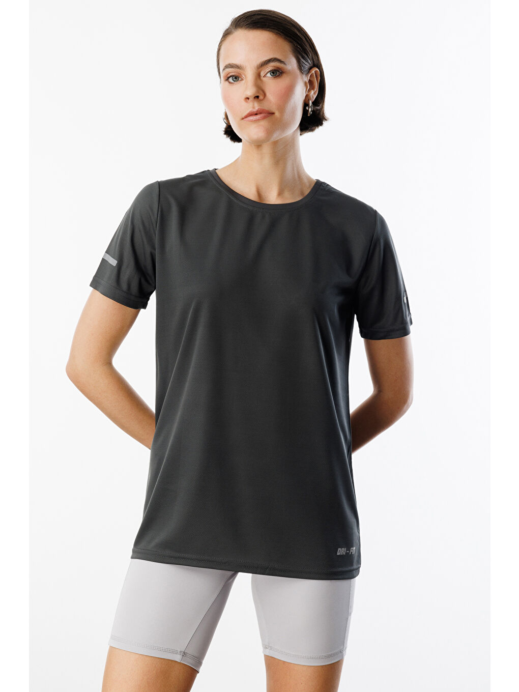 Gri Kadın Nem Emici Hızlı Kuruma Atletik Teknik Performans Spor T-shirt DRIFIT-KISAKOL