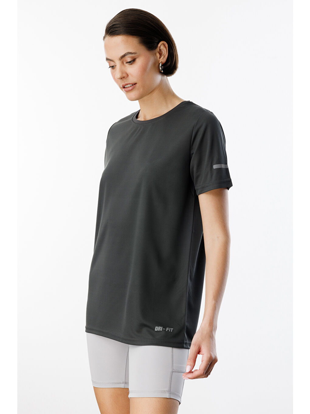 Gri Kadın Nem Emici Hızlı Kuruma Atletik Teknik Performans Spor T-shirt DRIFIT-KISAKOL-2