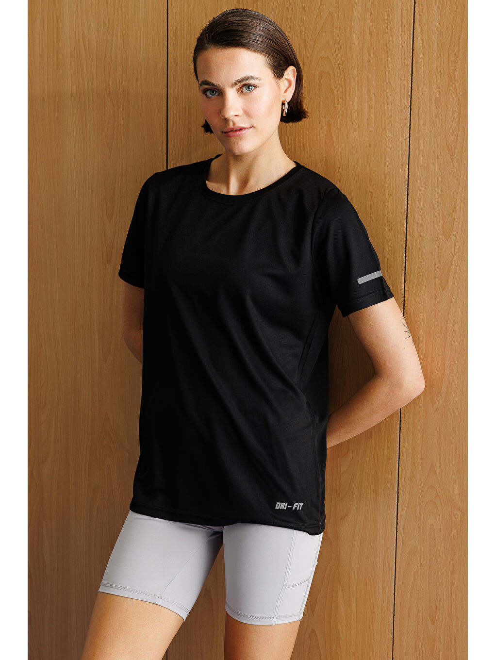 Siyah Kadın Nem Emici Hızlı Kuruma Atletik Teknik Performans Spor T-shirt DRIFIT-KISAKOL-4