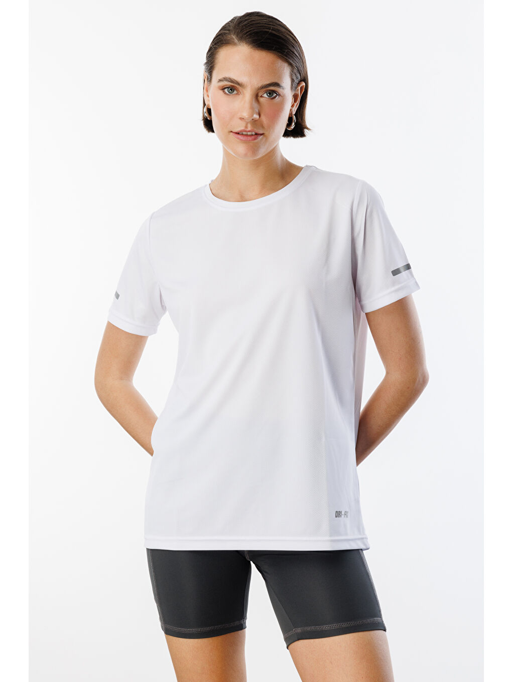 Beyaz Kadın Nem Emici Hızlı Kuruma Atletik Teknik Performans Spor T-shirt DRIFIT-KISAKOL-1