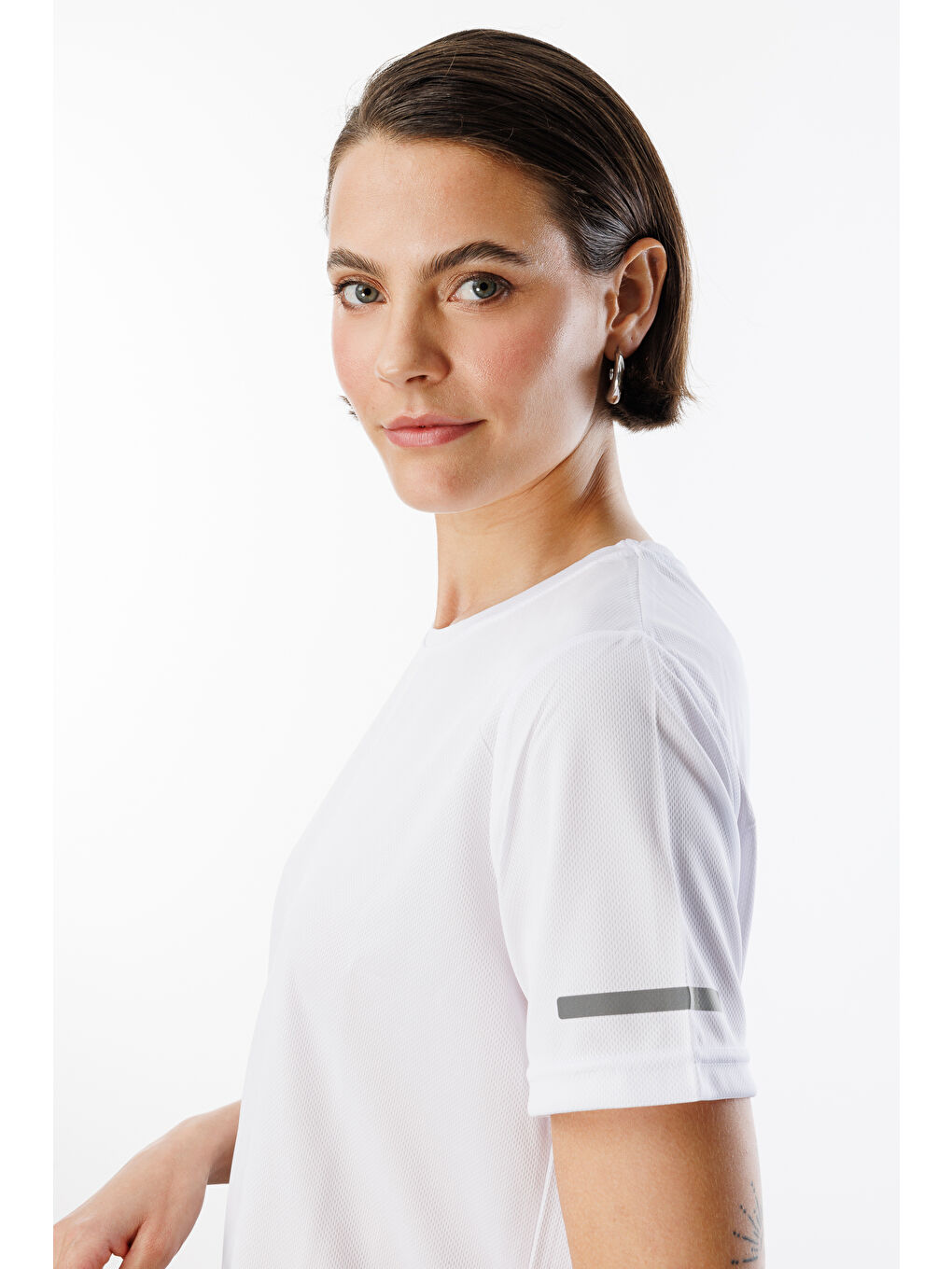 Beyaz Kadın Nem Emici Hızlı Kuruma Atletik Teknik Performans Spor T-shirt DRIFIT-KISAKOL-3