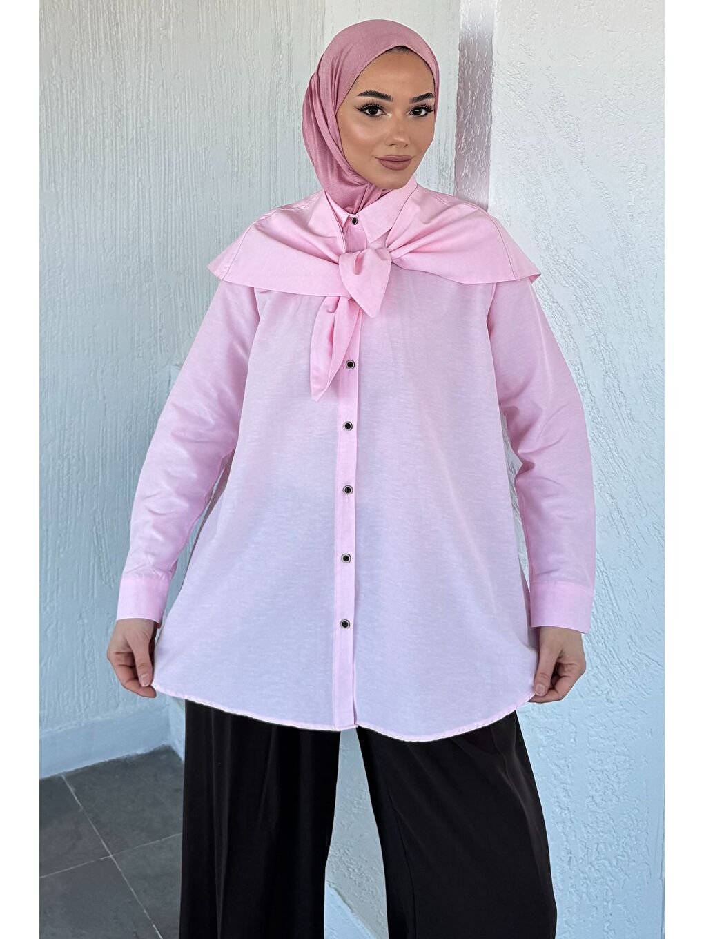 Pembe Yaka Detaylı Bel Bağcıklı Tesettür Gömlek-1