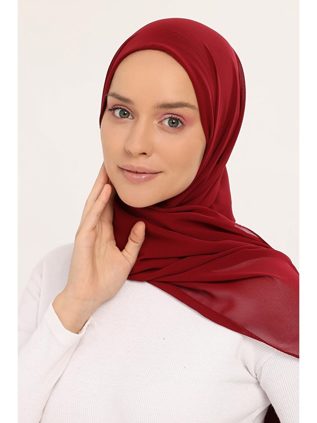 Bordo Hazır Pratik Lüks Boyunluklu Boneli Şifon Şal-1