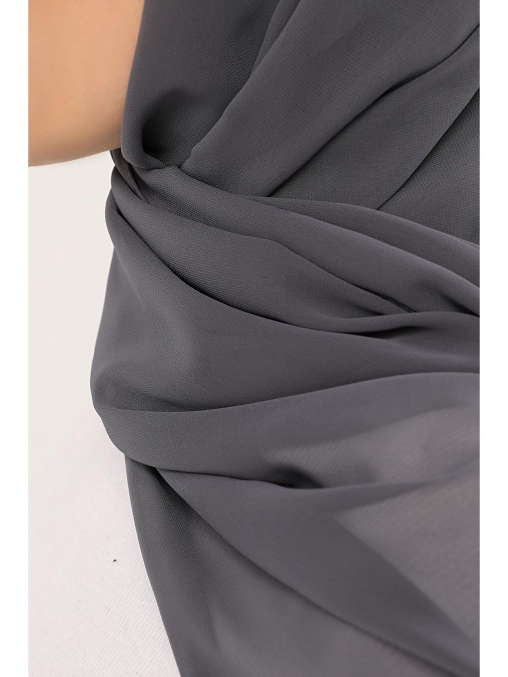 Gri Hazır Pratik Lüks Boyunluklu Boneli Şifon Şal-4