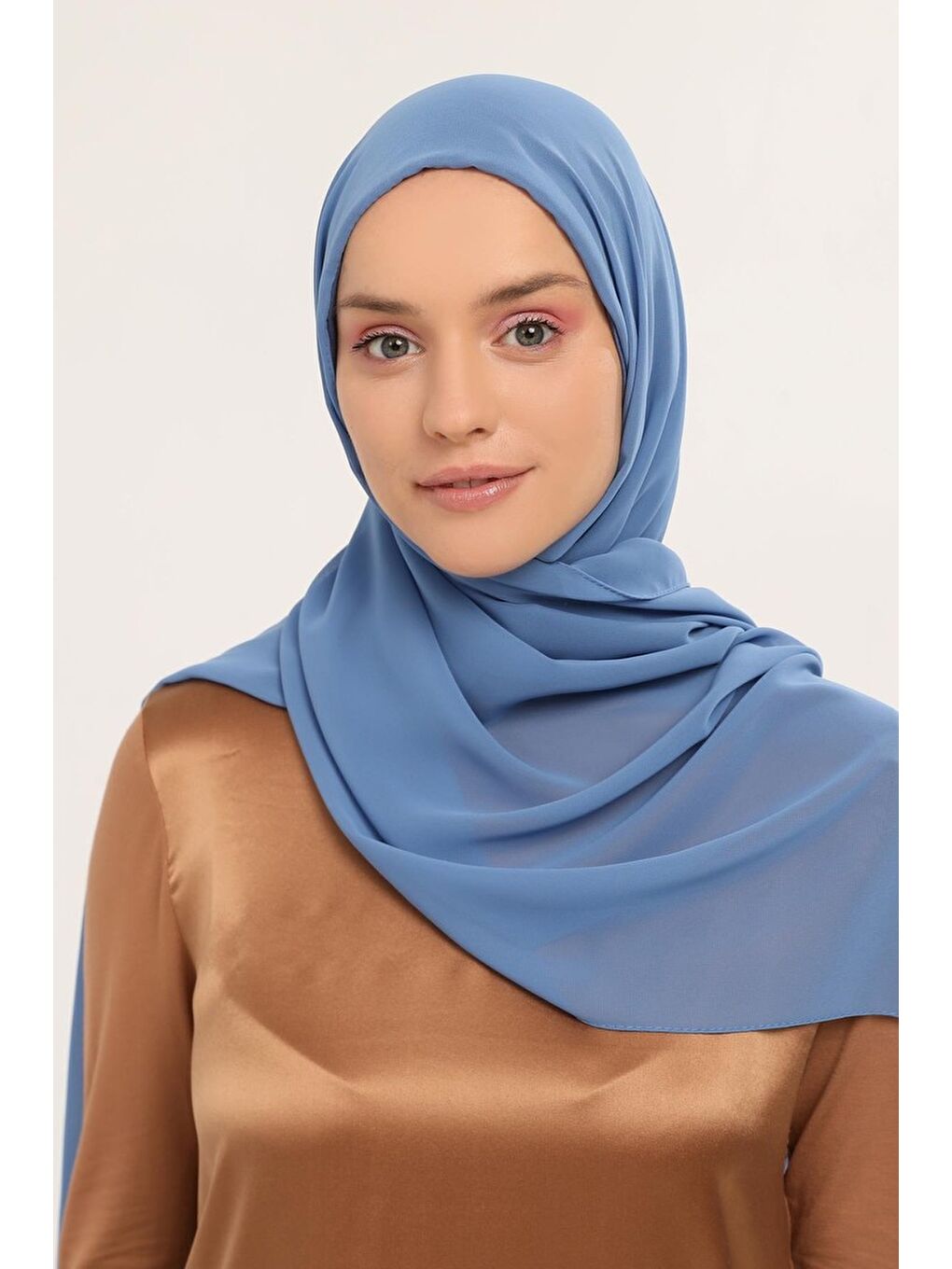 Mavi Hazır Pratik Lüks Boyunluklu Boneli Şifon Şal-1