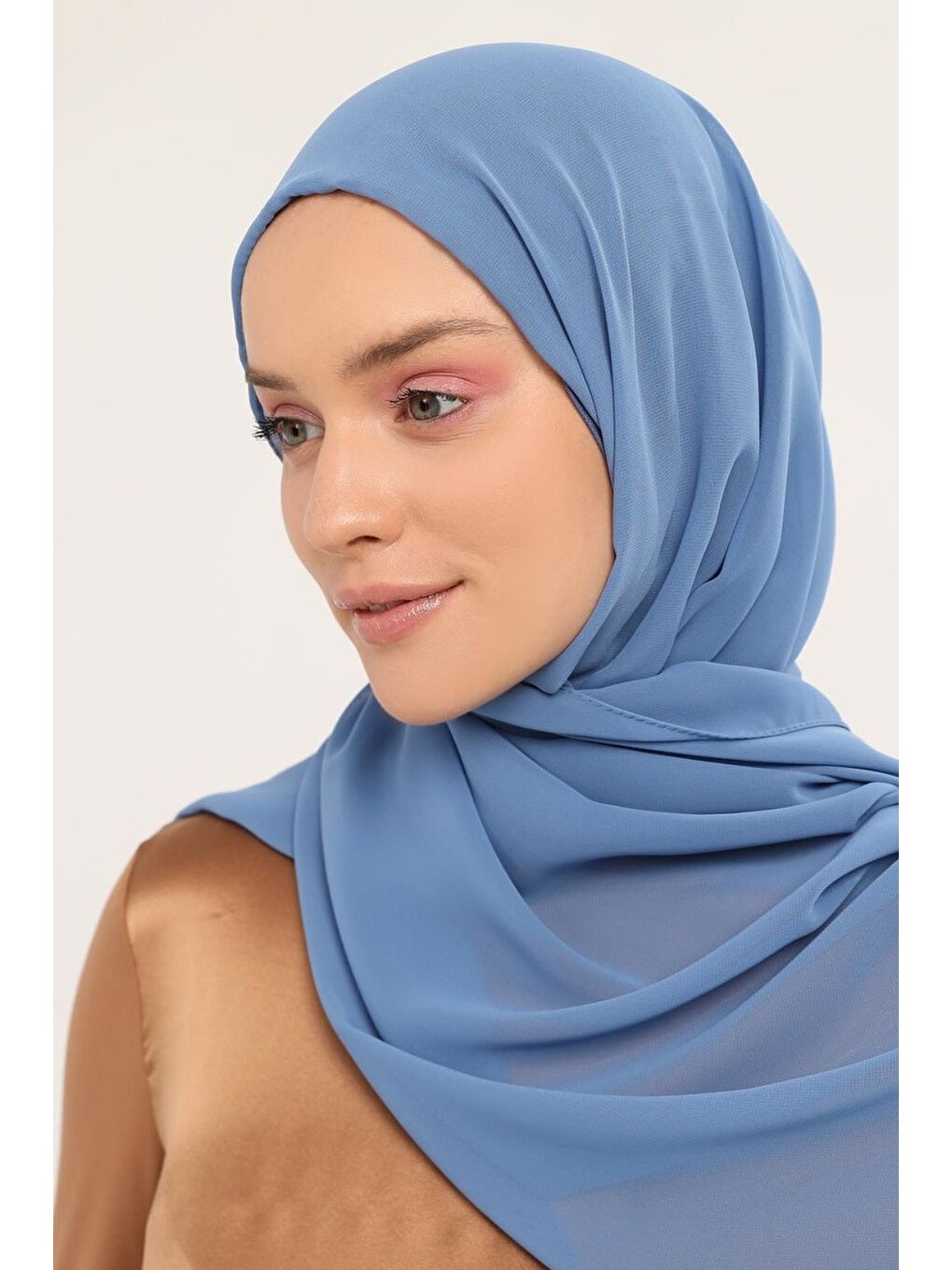 Mavi Hazır Pratik Lüks Boyunluklu Boneli Şifon Şal-2