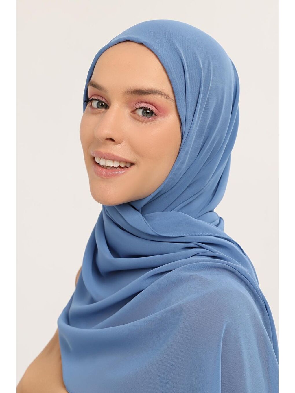Mavi Hazır Pratik Lüks Boyunluklu Boneli Şifon Şal-3
