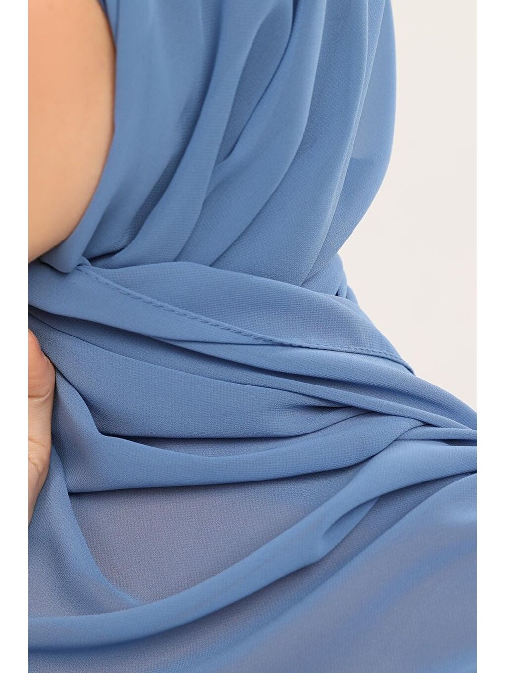 Mavi Hazır Pratik Lüks Boyunluklu Boneli Şifon Şal-4