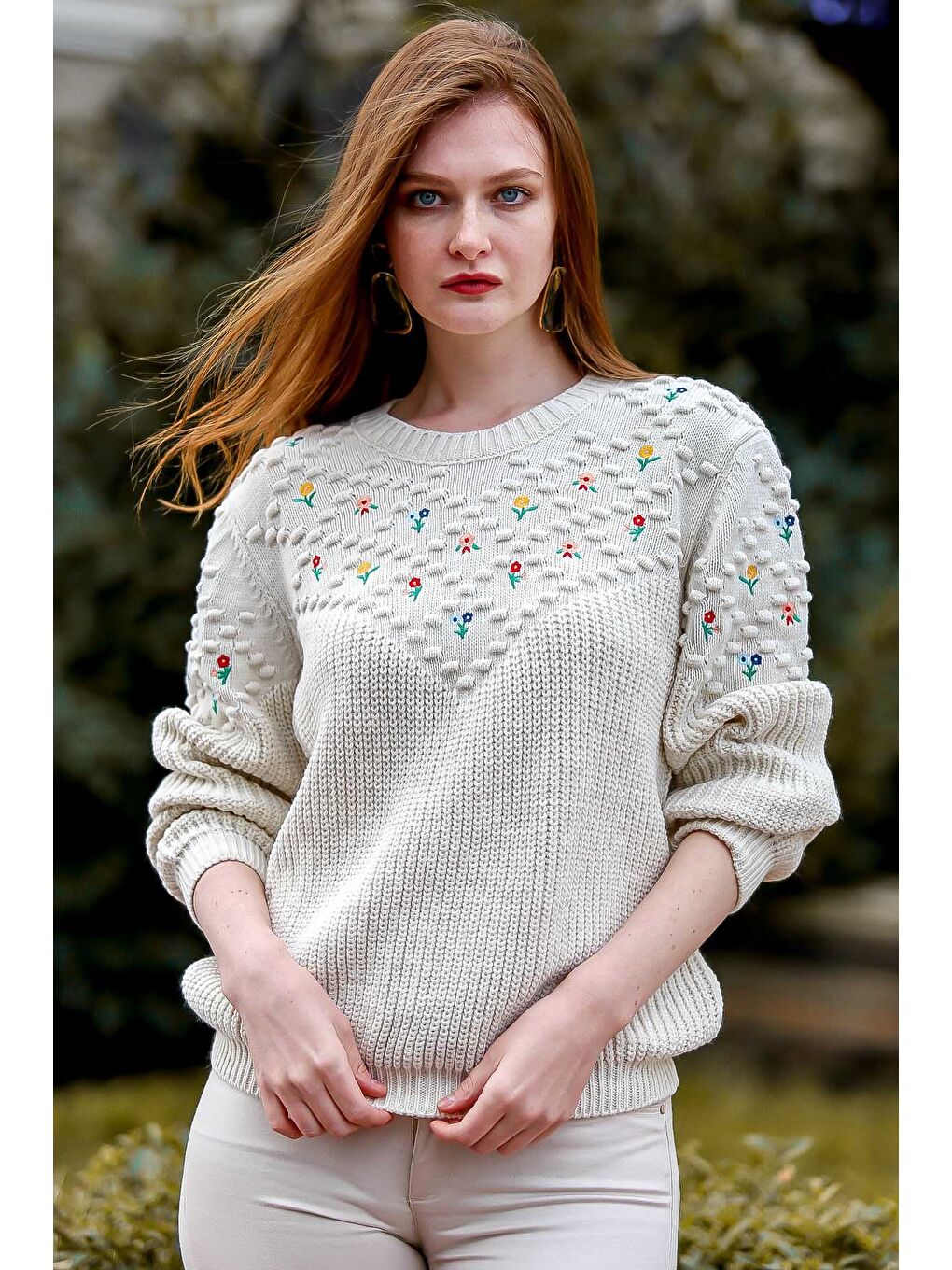 Bej Kadın Taş Retro Robası Nakışlı Triko Kazak M10010800KZ99437-3