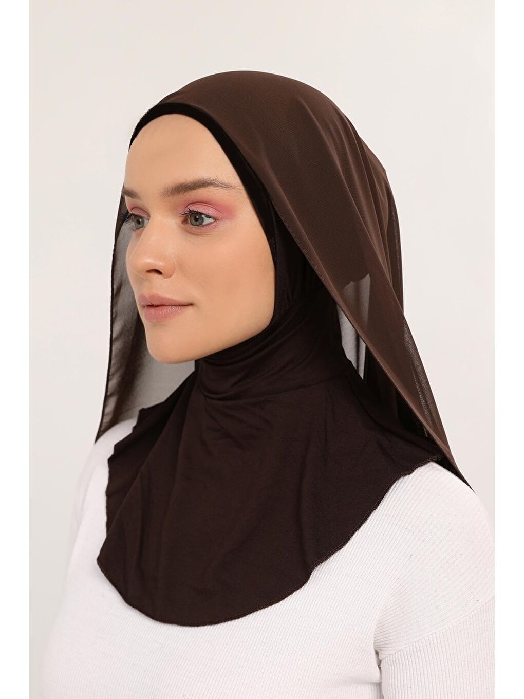 Kahverengi Hazır Pratik Lüks Boyunluklu Boneli Şifon Şal