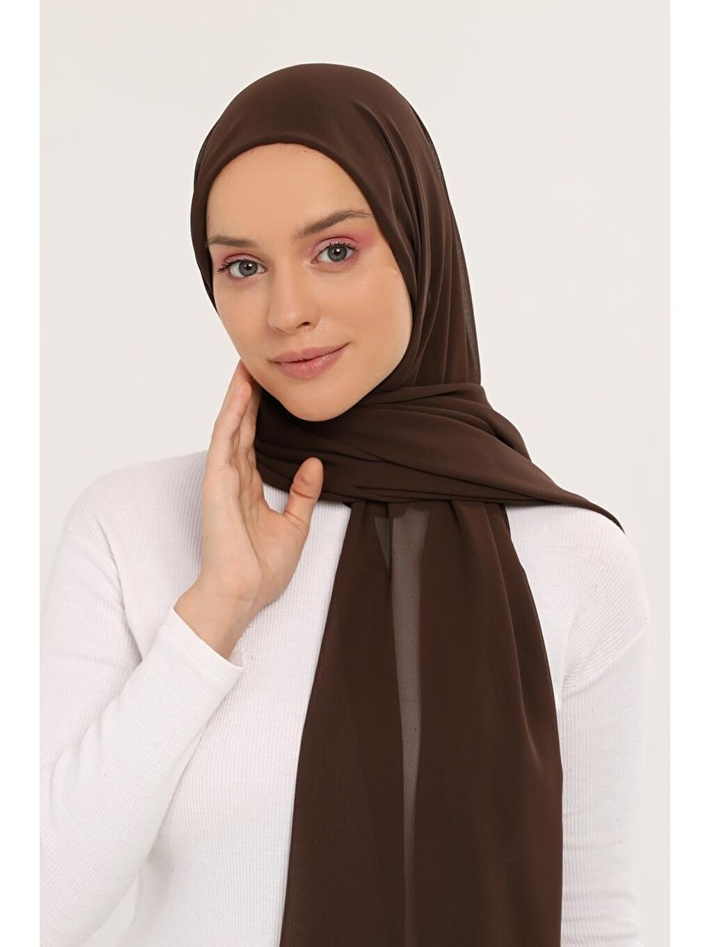 Kahverengi Hazır Pratik Lüks Boyunluklu Boneli Şifon Şal-2