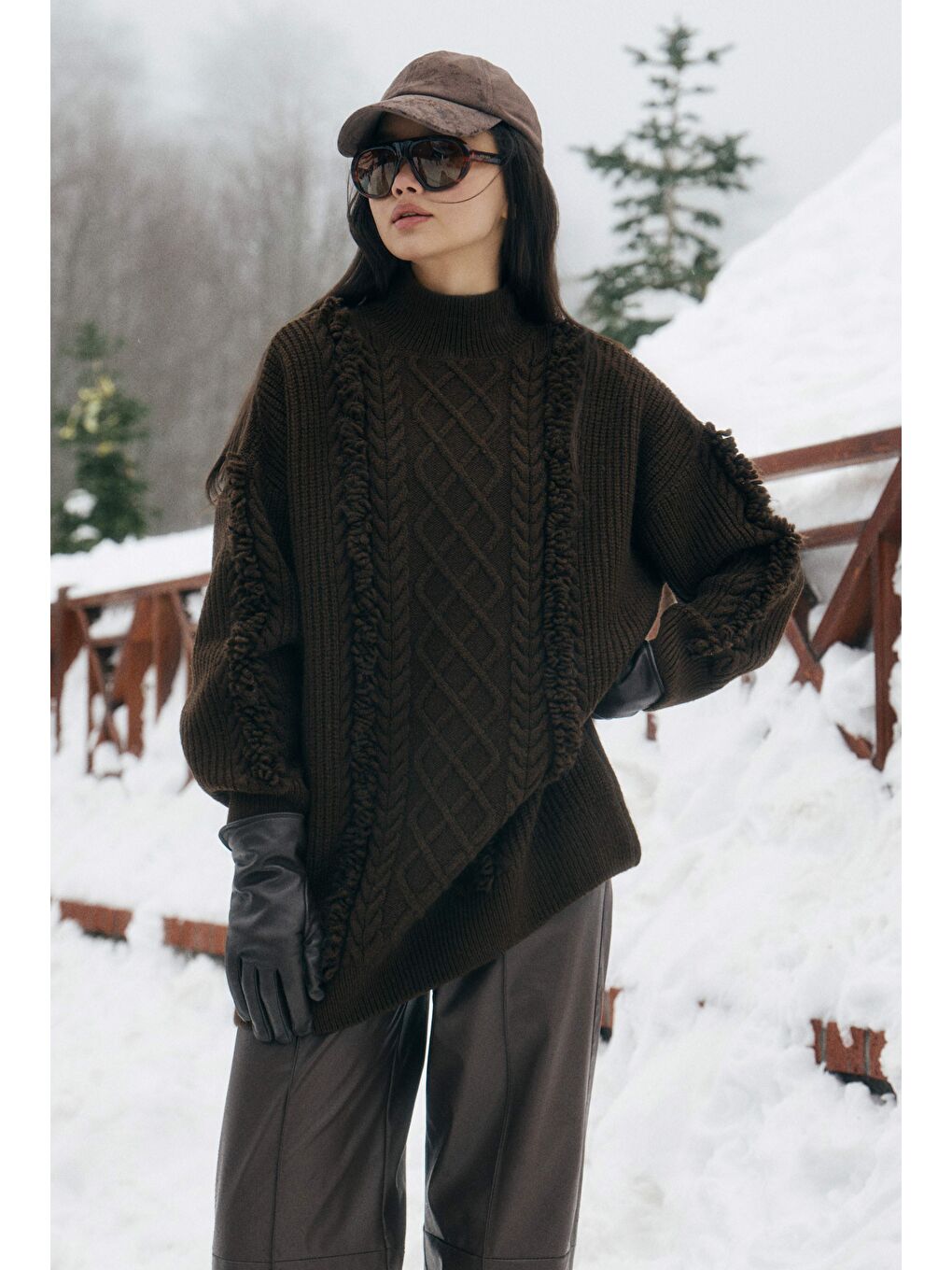 Kahverengi Püskül Detaylı Örme Kazak Kahve-2