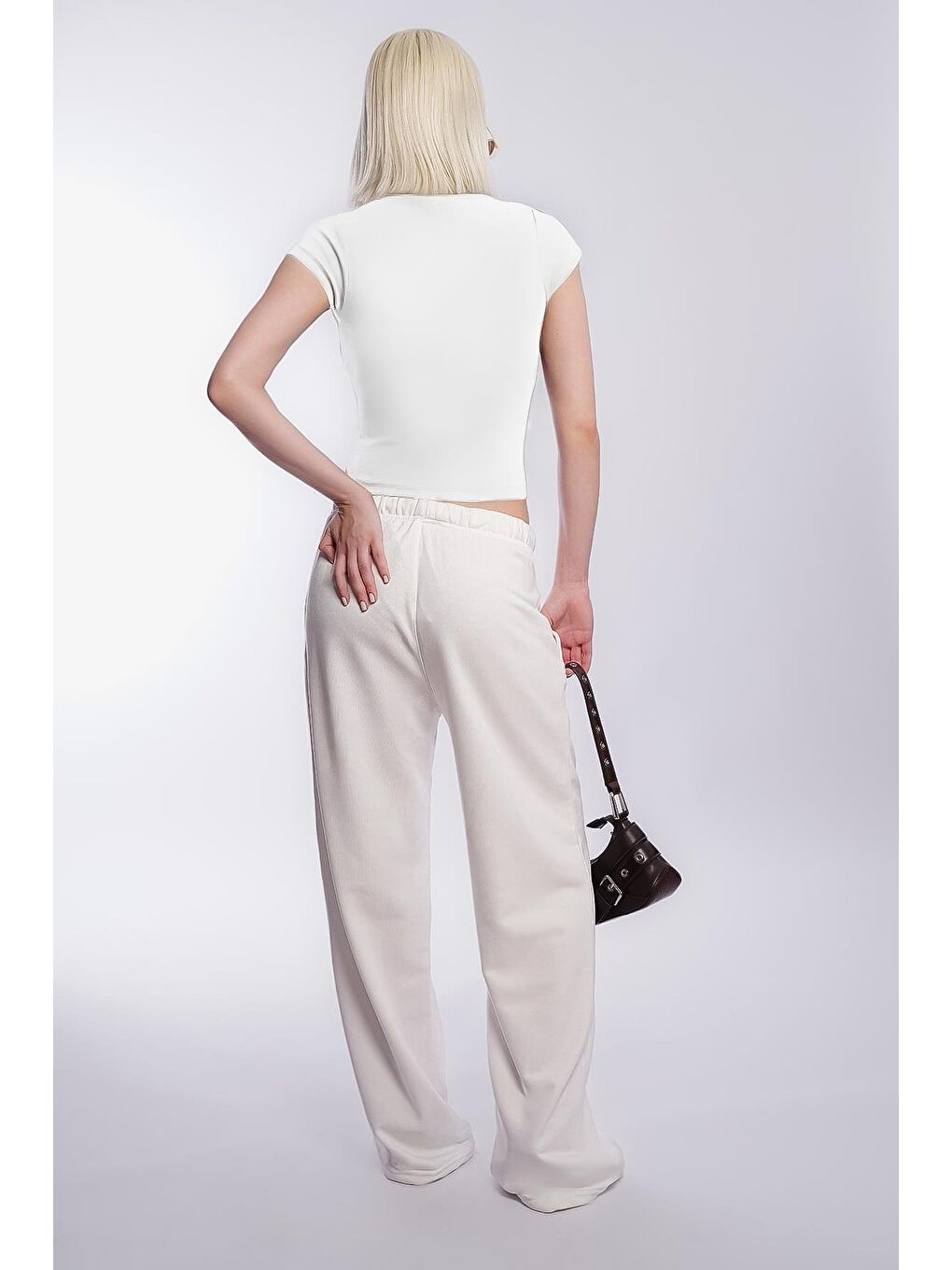 Beyaz V Yaka Basic Kadın Tişört Mg2450-1