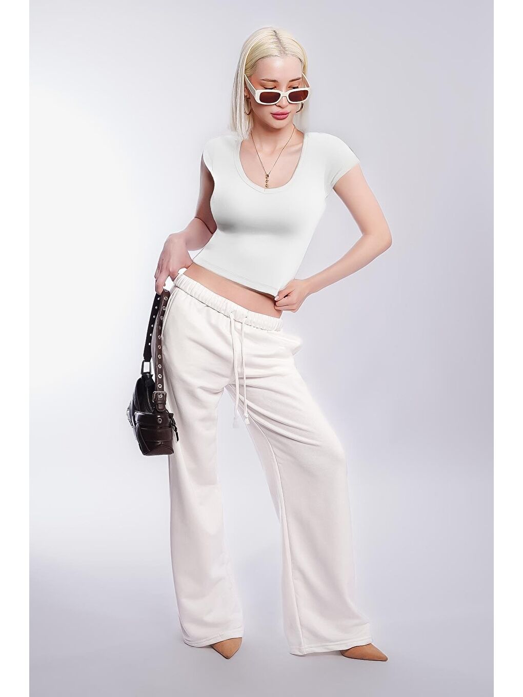 Beyaz V Yaka Basic Kadın Tişört Mg2450-2