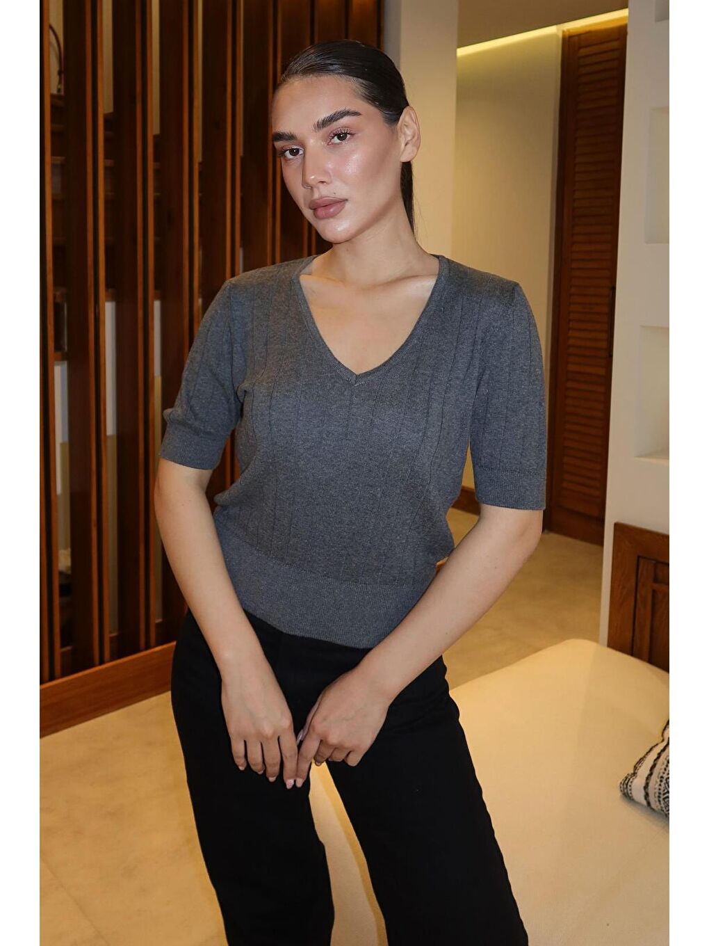 Antrasit V Yaka Örgülü Kadın Triko Tişört Mg2369