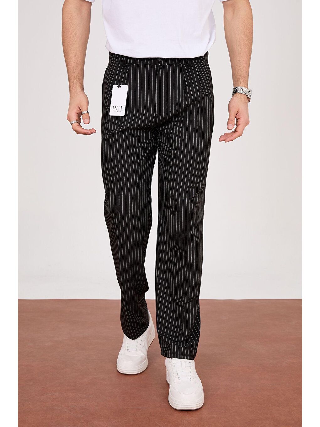 Siyah İnce Çizgili Baggy Kumaş  Erkek Pantolon