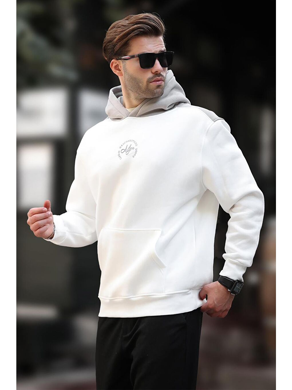 Ekru Kapüşonlu Renk Bloklu Nakış Detaylı Erkek Sweatshirt 7088-1