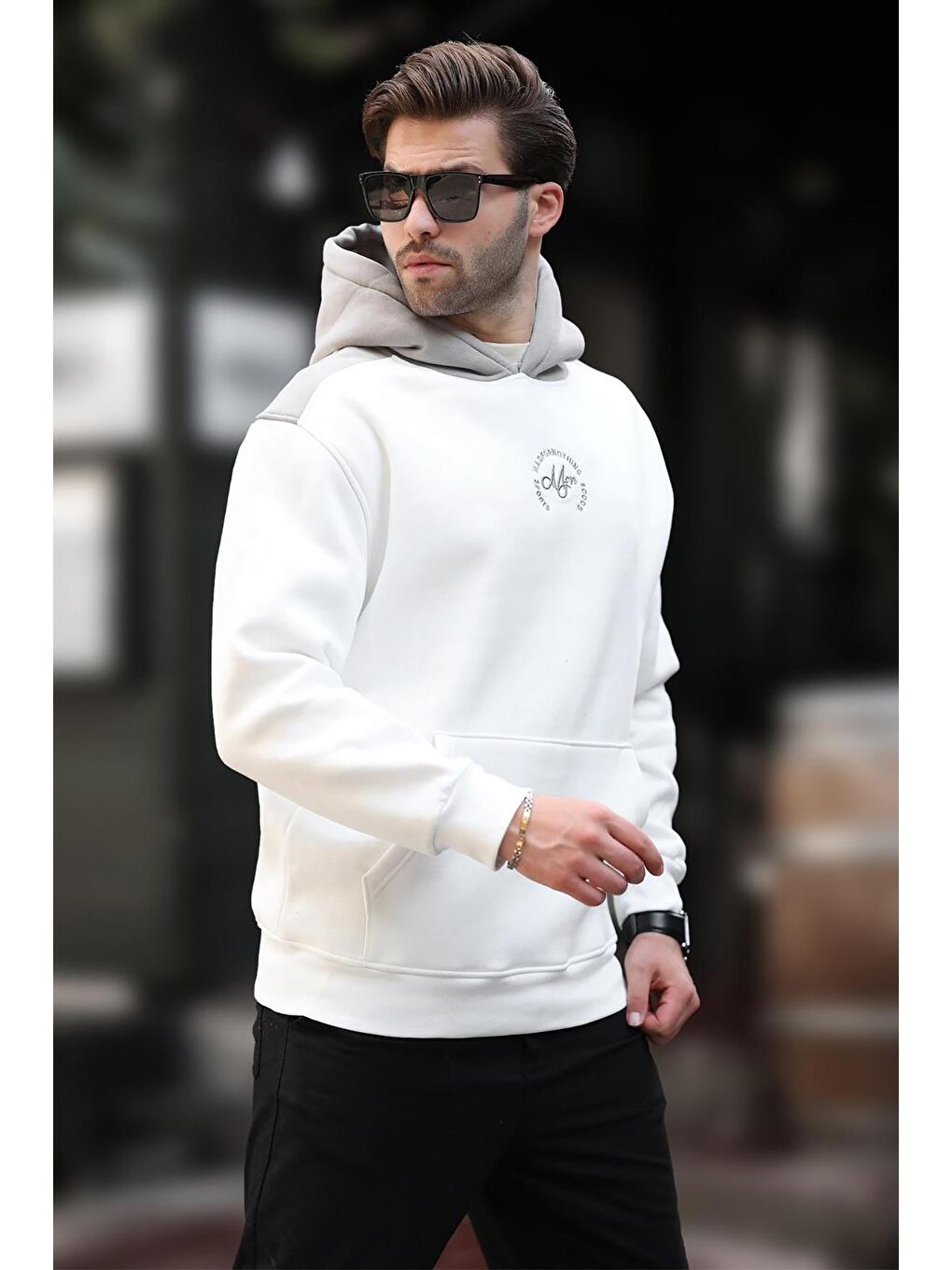 Ekru Kapüşonlu Renk Bloklu Nakış Detaylı Erkek Sweatshirt 7088-2