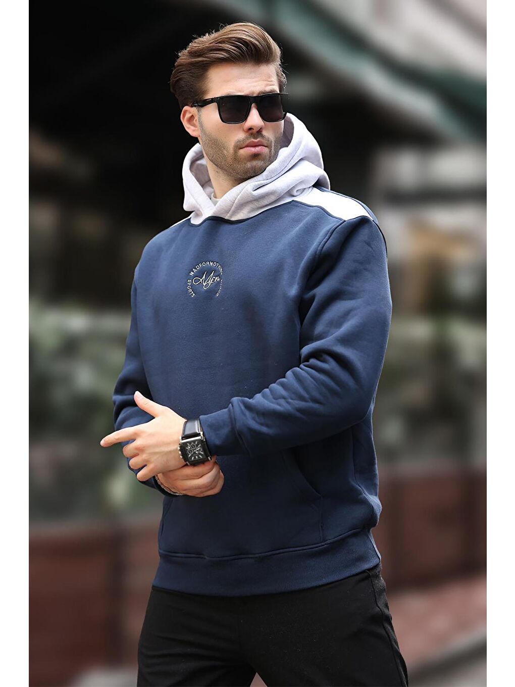 Lacivert Kapüşonlu Renk Bloklu Nakış Detaylı Erkek Sweatshirt 7088-1