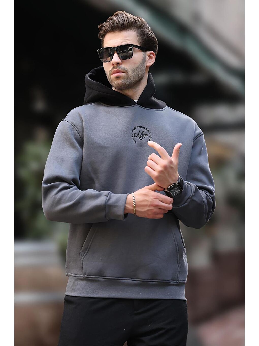 Gri Füme Kapüşonlu Renk Bloklu Nakış Detaylı Erkek Sweatshirt 7088-1