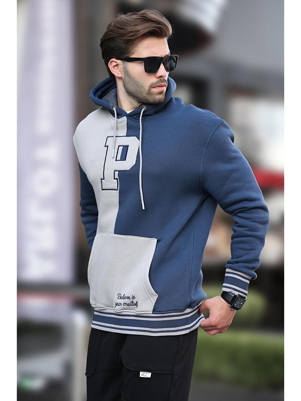 Lacivert Renk Bloklu Kapüşonlu Baskılı Erkek Sweatshirt 7078-1